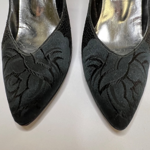 RARE Vintage Stuart Weitzman Satin Brocade Dress Heels with Bows - Picture 6 of 7